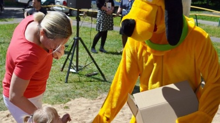 Rotaļlaukuma atklāšana Strazdumuižā 10.06.2015.