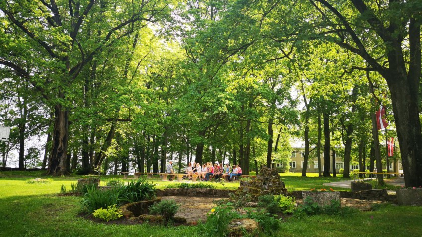 Draudzīga līdzdarbošanās ar Solvay Business Services – Riga