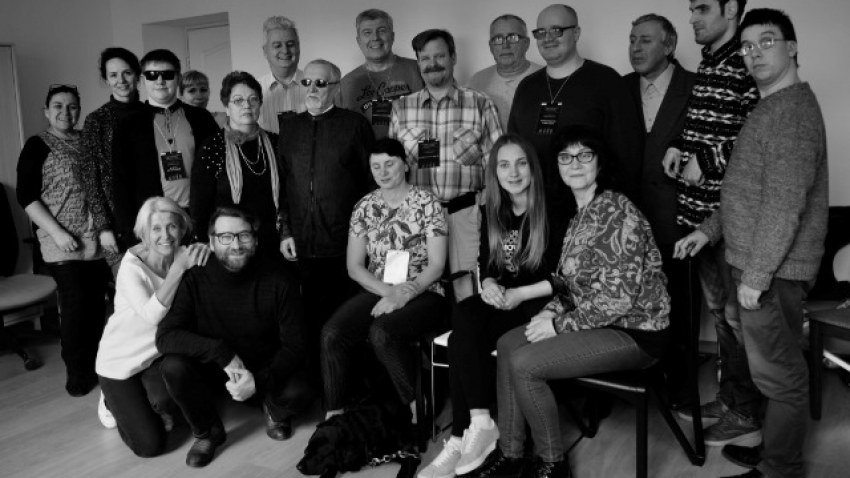 Norisinājušās pirmās meistarklases projektā "Saruna klusumā un tumsā"